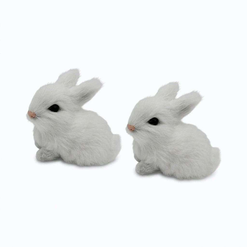 Petit lapin en peluche blanche, forme arrondie facile à saisir